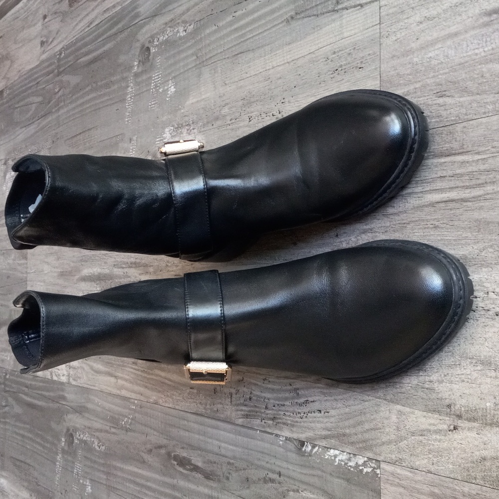 Stuart Weitzman City Buckle Bootie Black 5050 Leather Women's Size 8